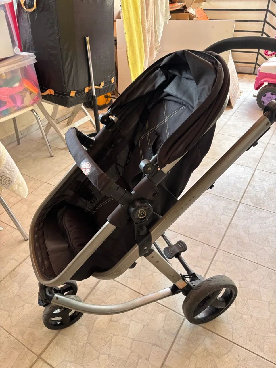 Carrinho de bebê com bebê conforto  - Foto 5