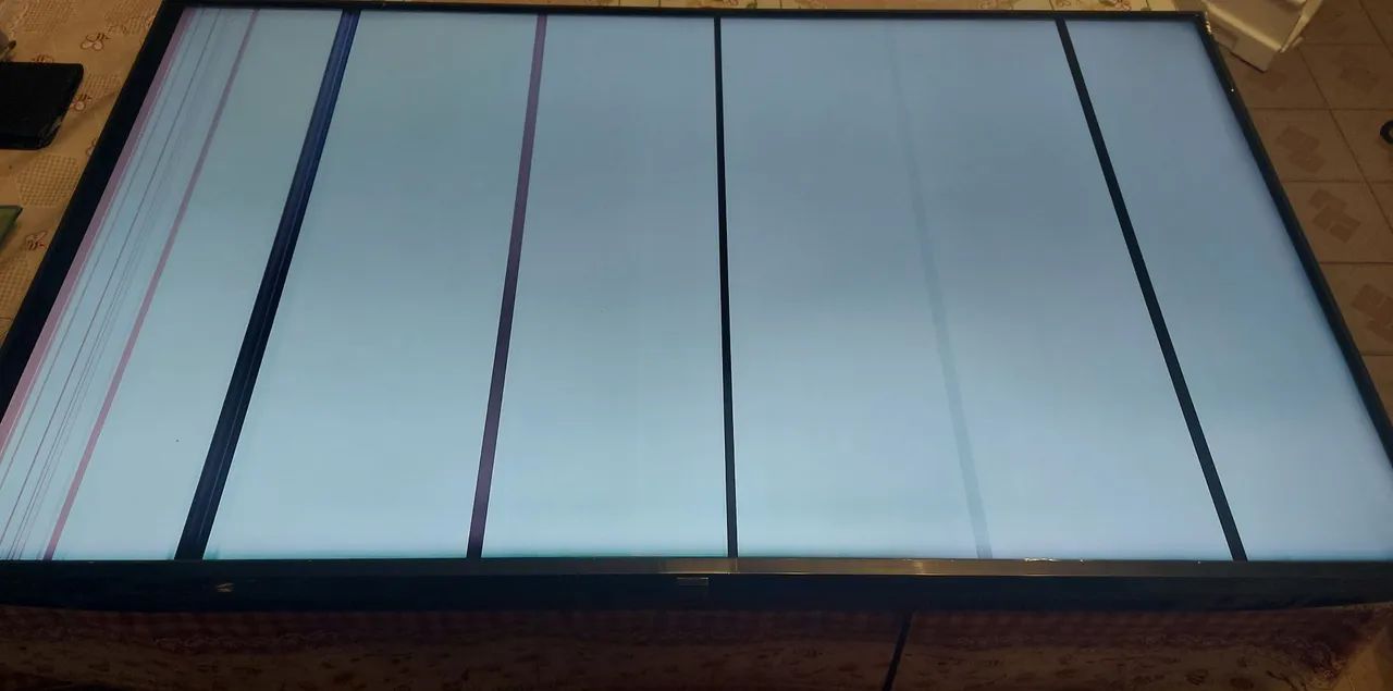 TV LG50UQ7950 com defeito 