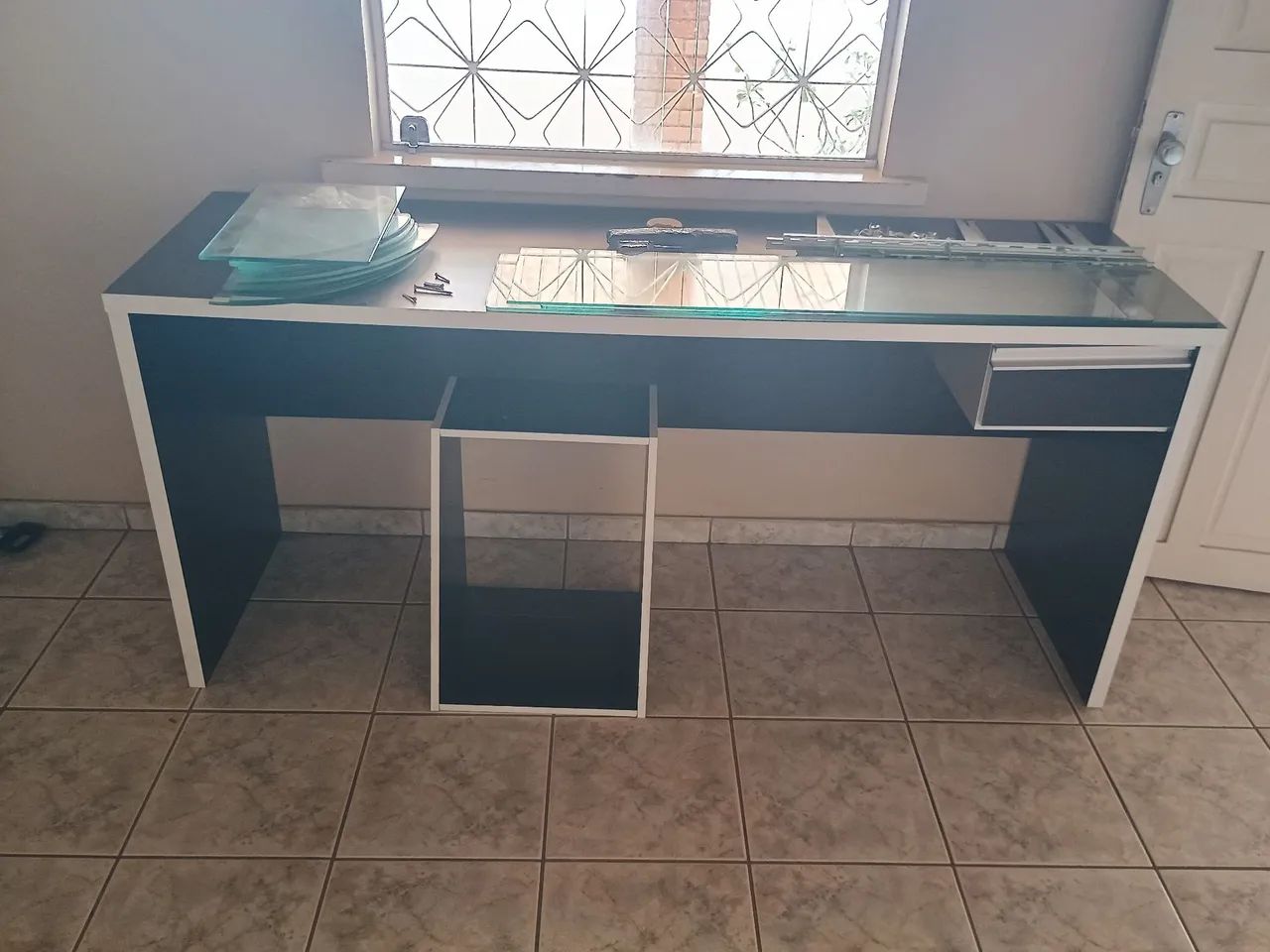 Mesa de escritório 428513720156835840