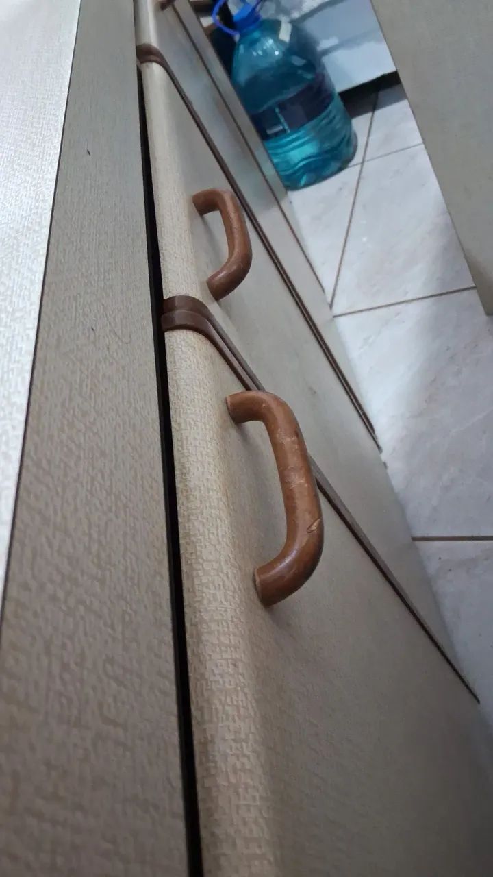 Armários muito resistente(material antigo)04 unidades - Foto 3