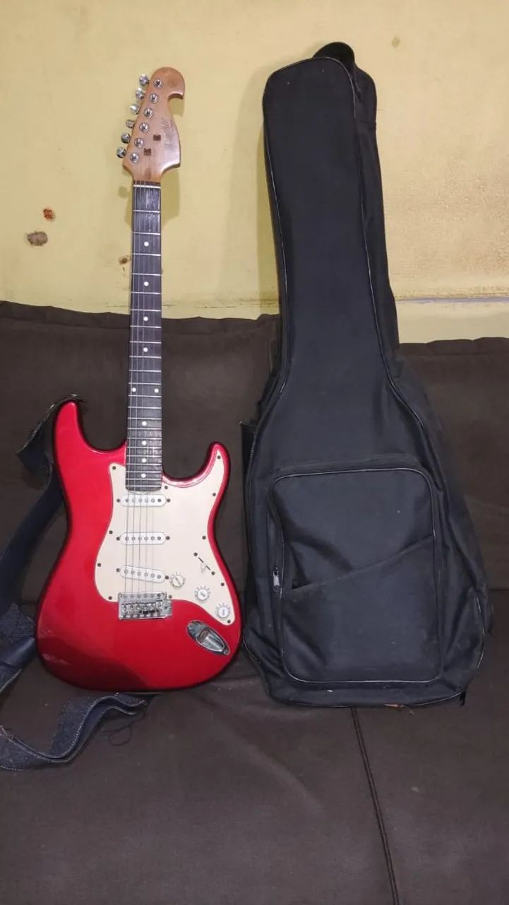Guitarra semi nova