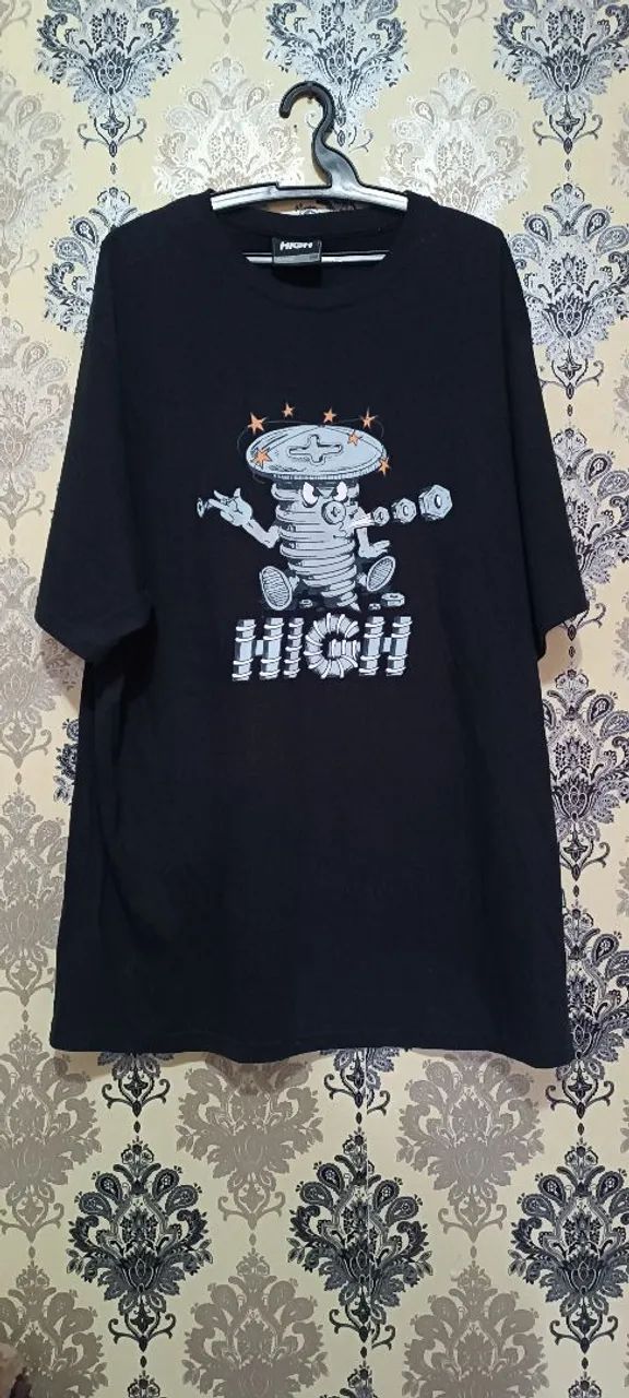 Camiseta preta marca HIGH Tam GG