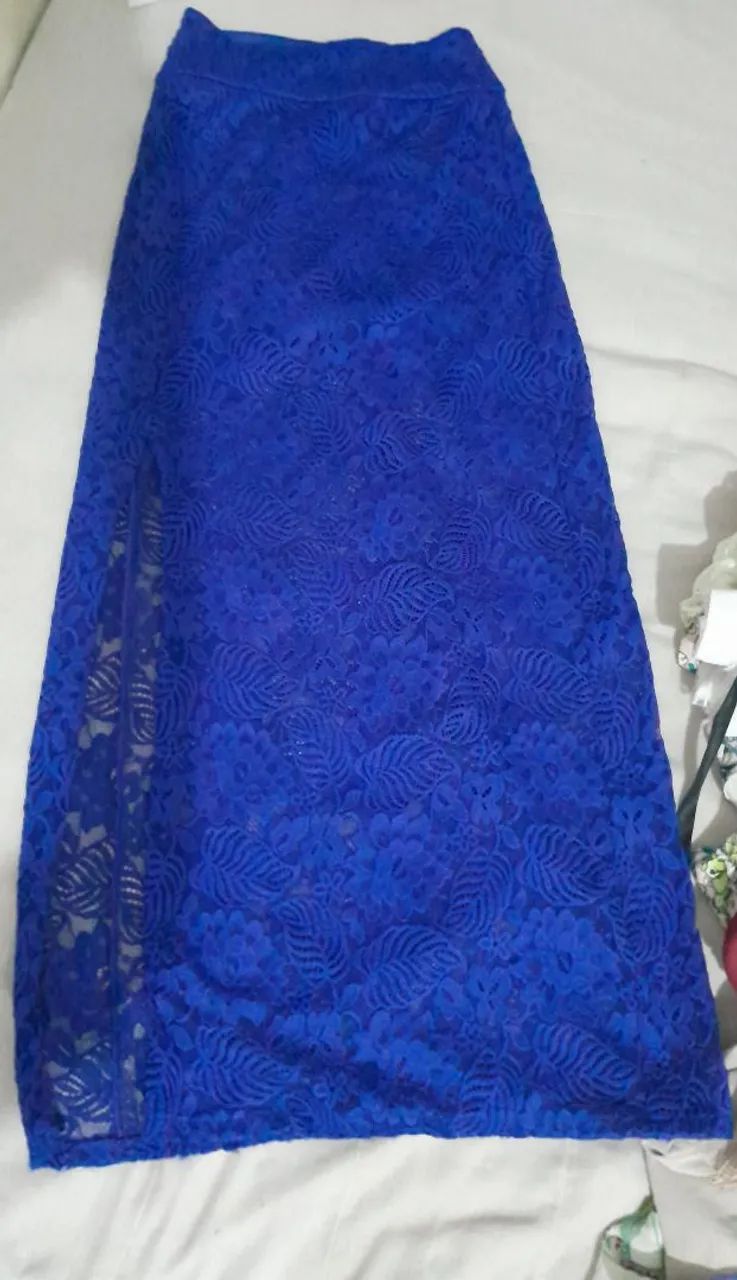 Saia azul de renda 