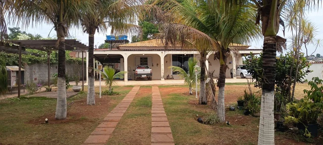 CASA EM ARNIQUEIRA 