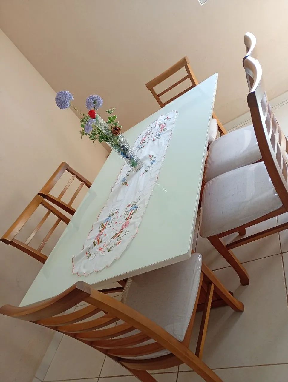 Mesa de jantar de 6 lugares completa em excelente estado  - Foto 4
