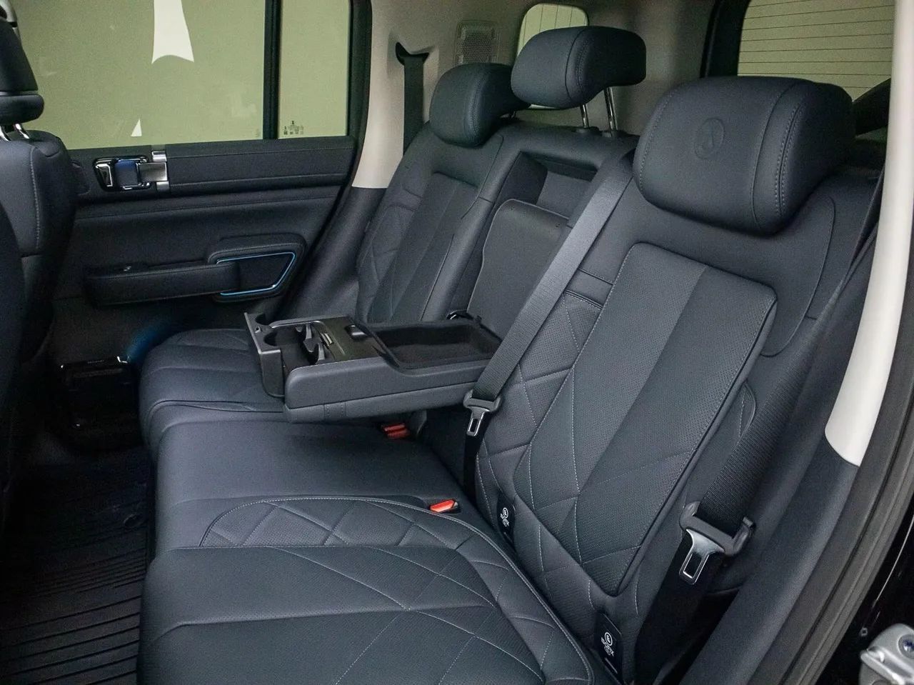 Denza B5 SUV híbrido plug-in, foto 13 de 13