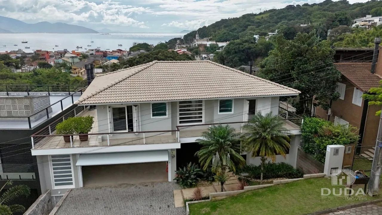 CASA 5 dormitórios 390mtrs do mar GAROPABA