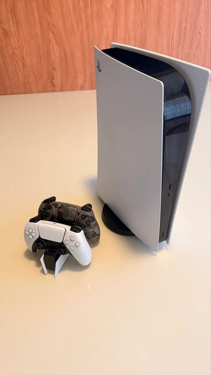 PlayStation 5 + 2 controles