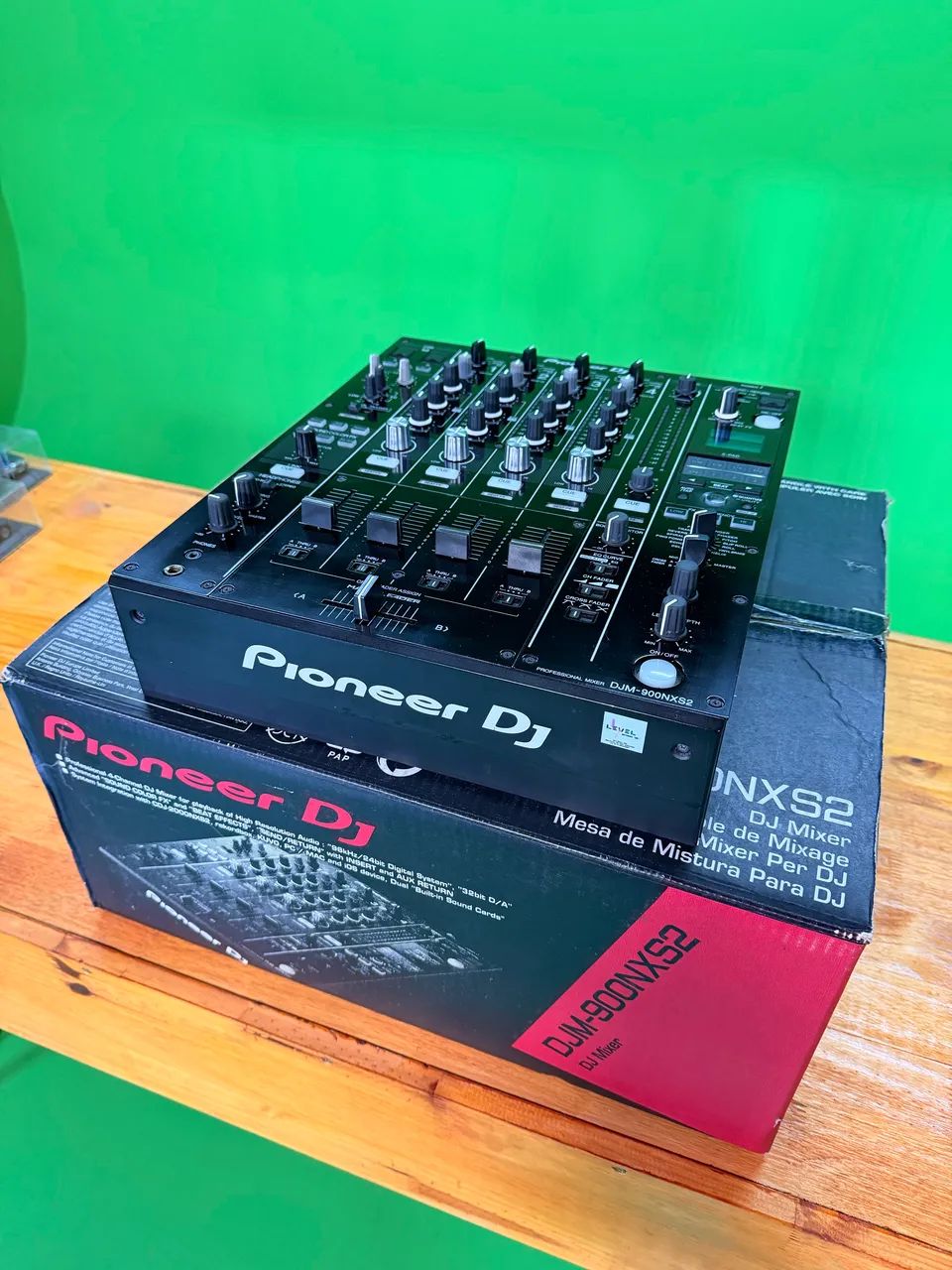 DJM 900 NXS2 impecável com caixa e manual 