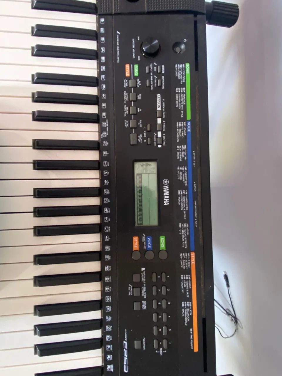 Teclado Yamaha PSR-E223 ? COMPLETO! - Foto 3