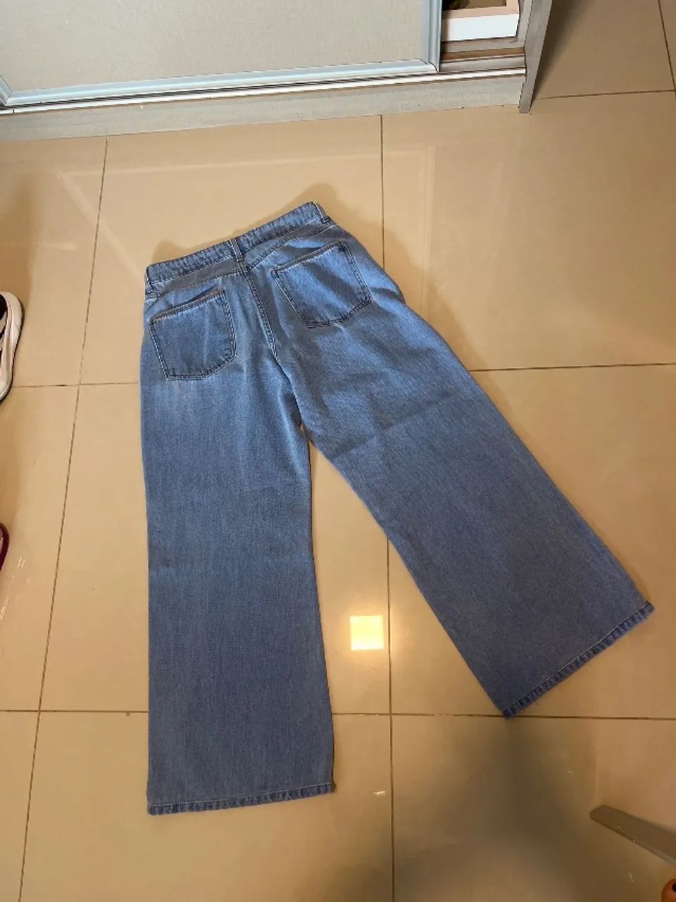 Calça jeans clara usada poucas vezes  - Foto 3