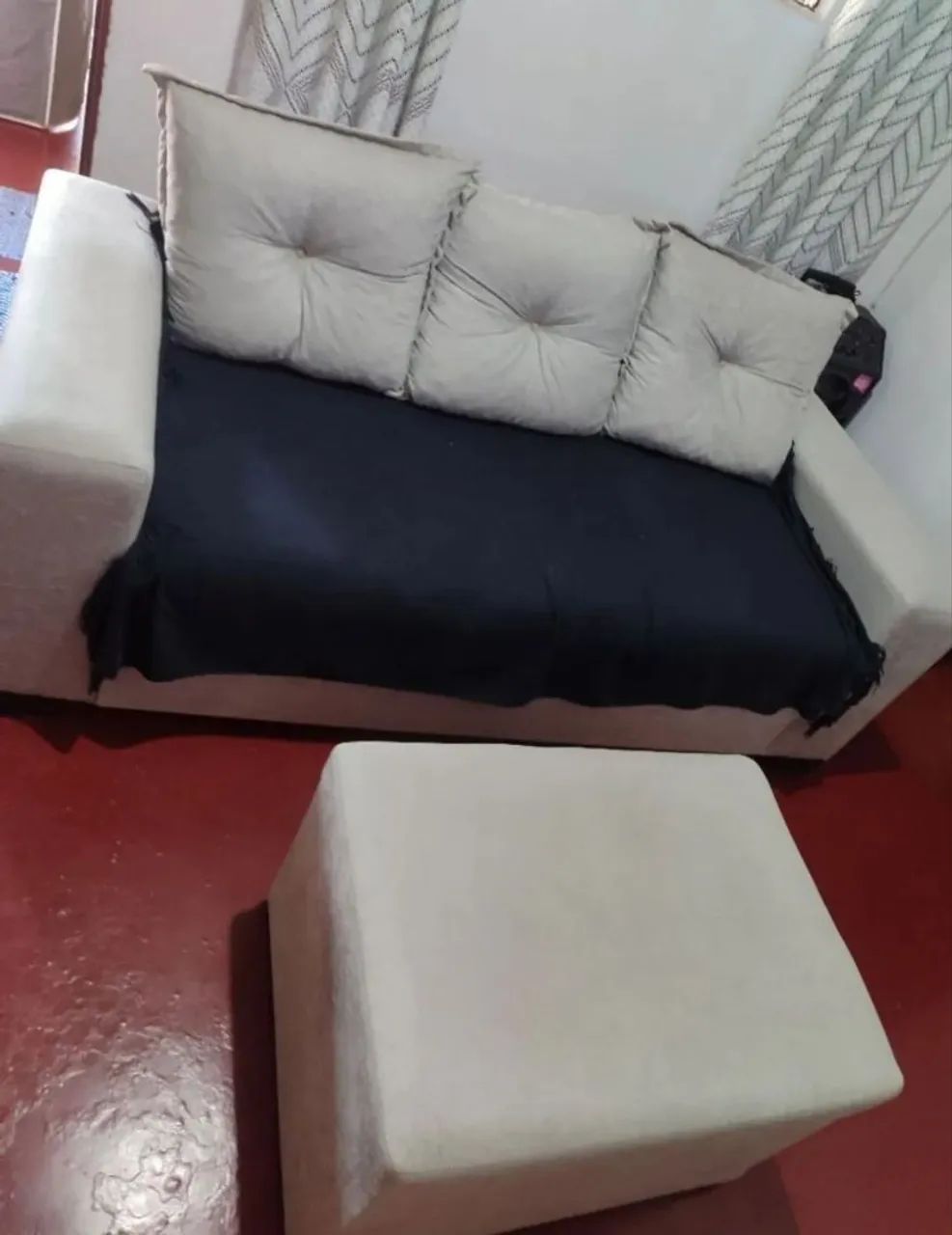 Sofá 3 lugares cm puff