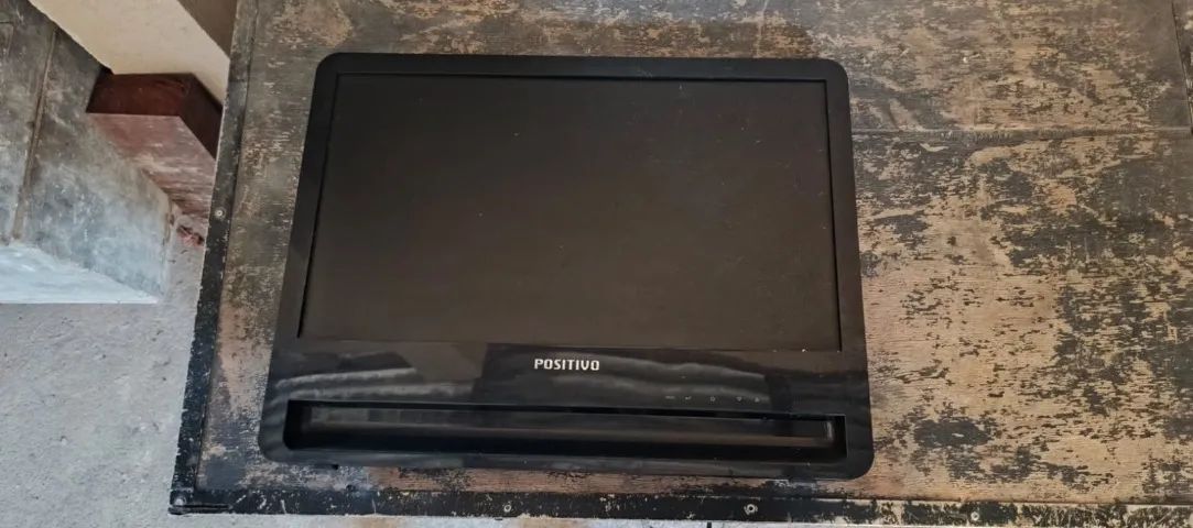 Lote de 4 Monitores para Peças / Sucata / Sem Teste - Foto 4