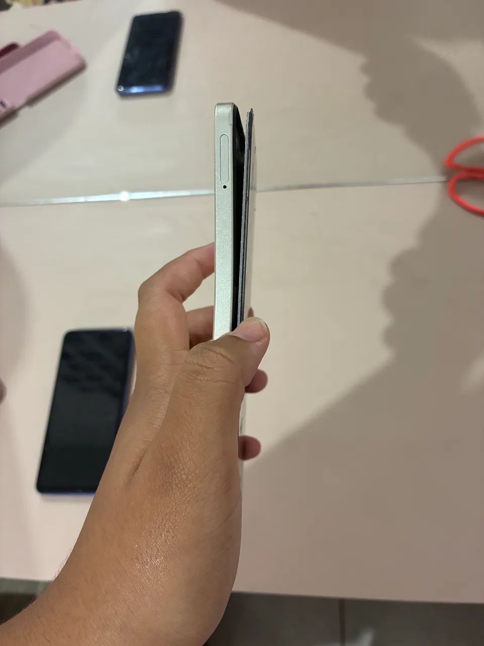 vendo 2 celulares, LG K62 azul e realme C53 dourado