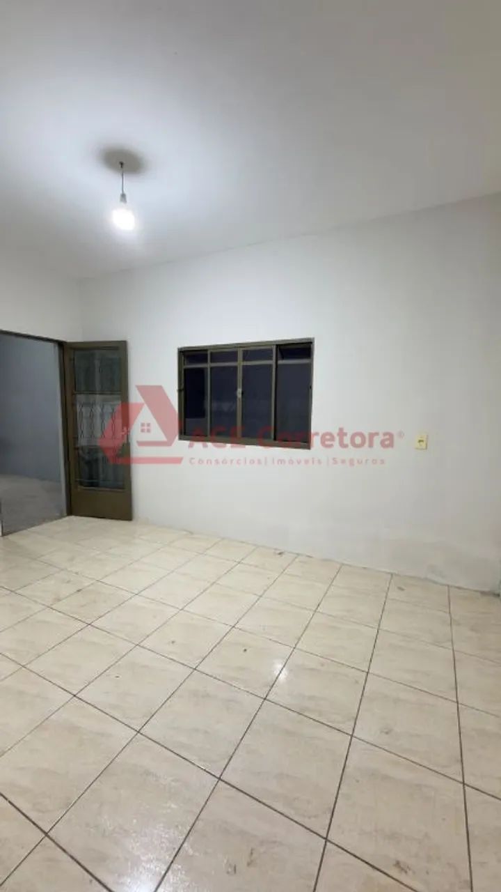 Casa com 3 Dormitórios e Garagem Coberta - Foto 4