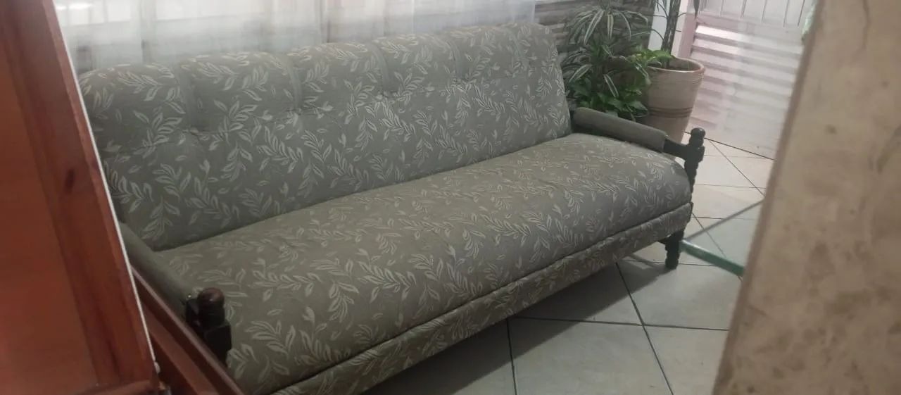 Vendo esse lindo sofá vintage 65704315563523121