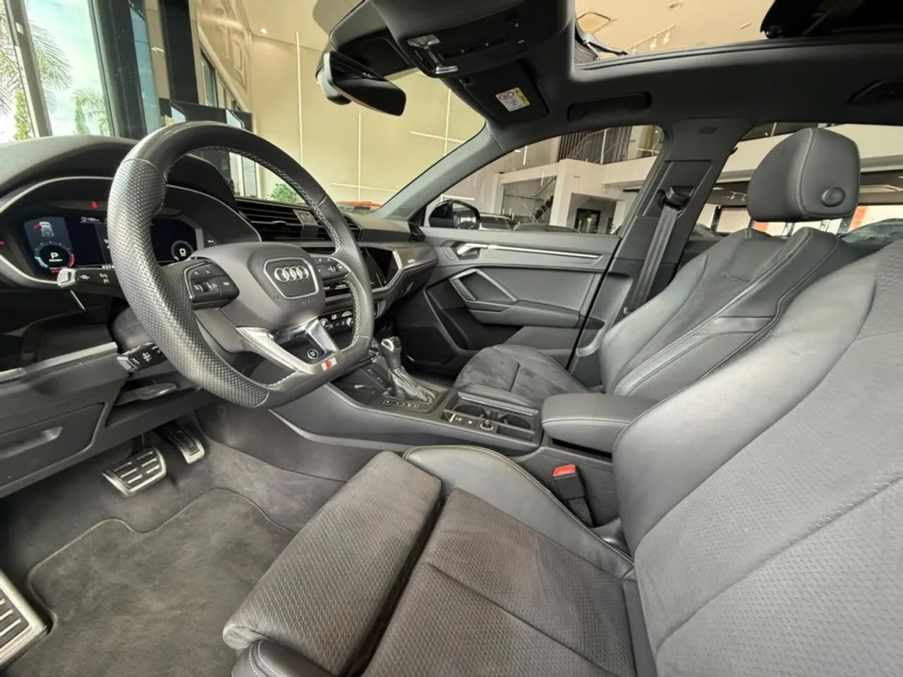 Audi Q3 Perf. Black 2.0 TFSI Tiptr. Quattro, foto 14 de 18