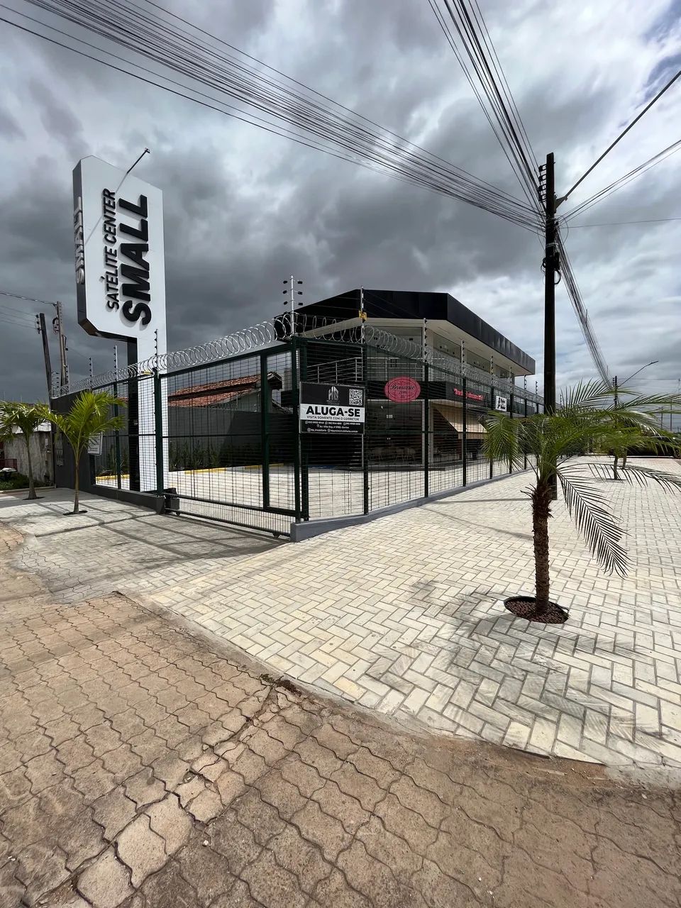 Aluga-se sala comercial no bairro Cidade Satélite.