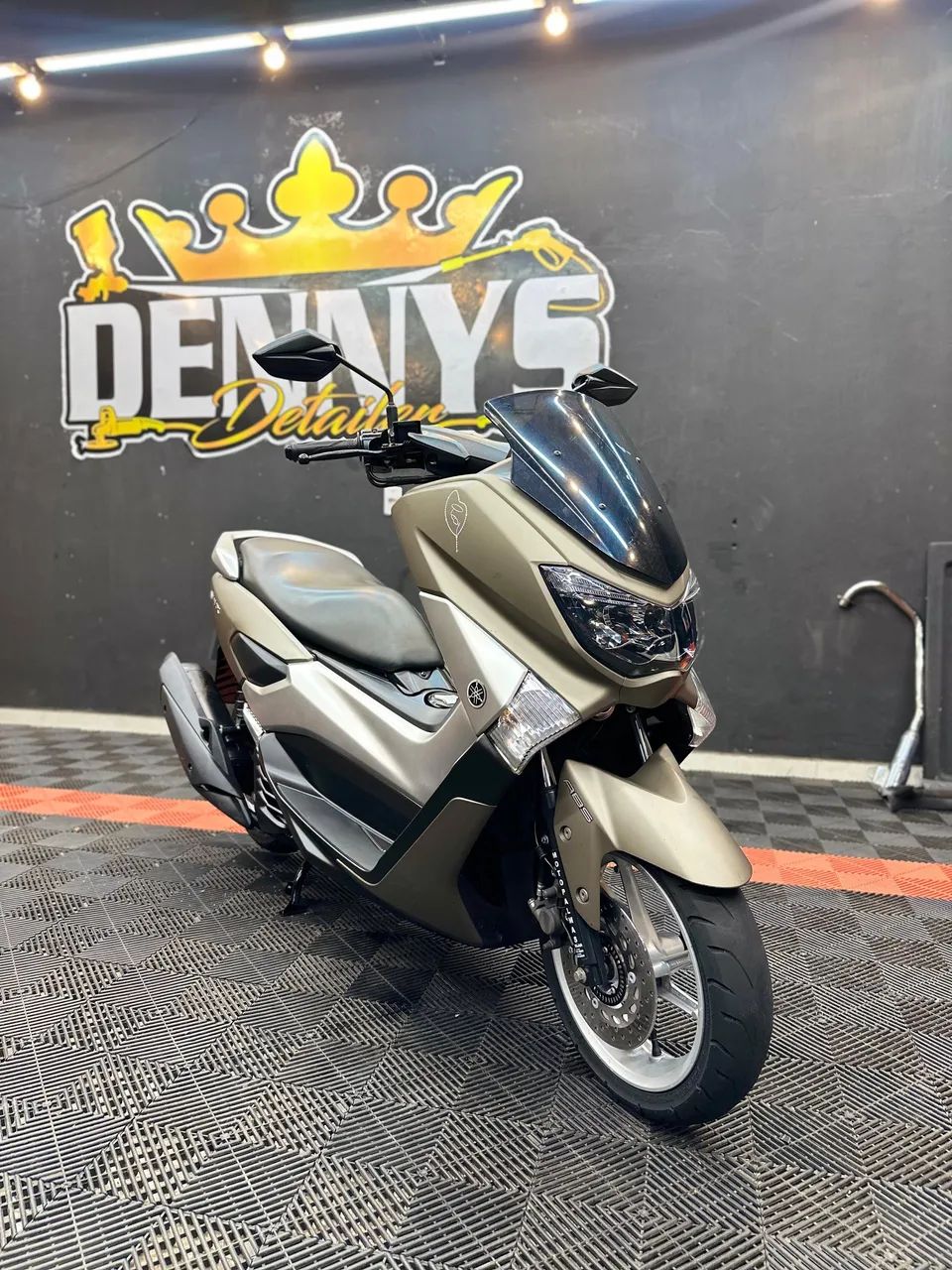 Moto NMAX 