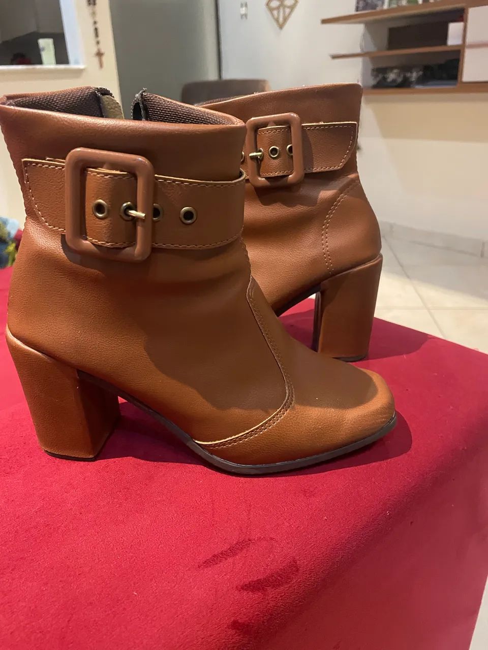 Botas cano curto com salto caramelo  - Foto 2