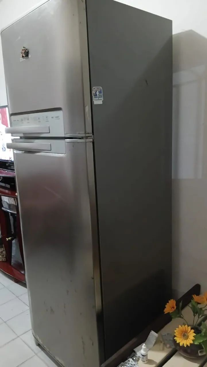 Geladeira Eletrolux para vender peças. - Foto 2
