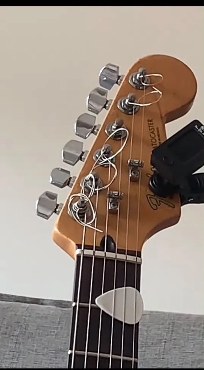 FENDER STRATO MIM OPORTUNIDADE - Foto 3