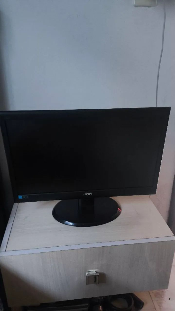 Monitor AOC 18' HD (1366x768) - Foto 2