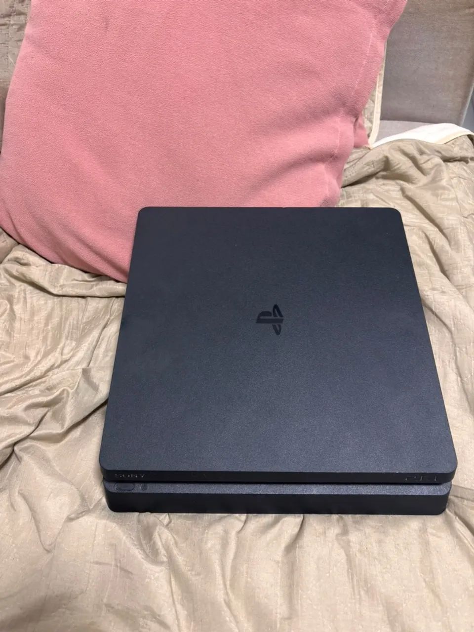 Sony PlayStation 4 Slim