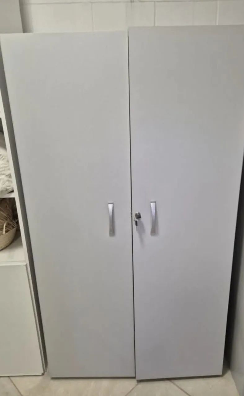 Armário de escritório 2 portas com chave