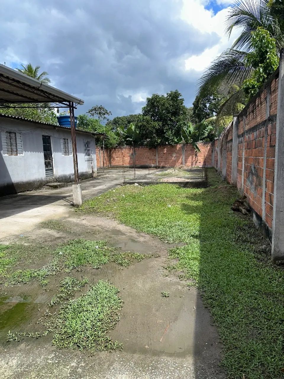 Casa em Piabetá com quintal