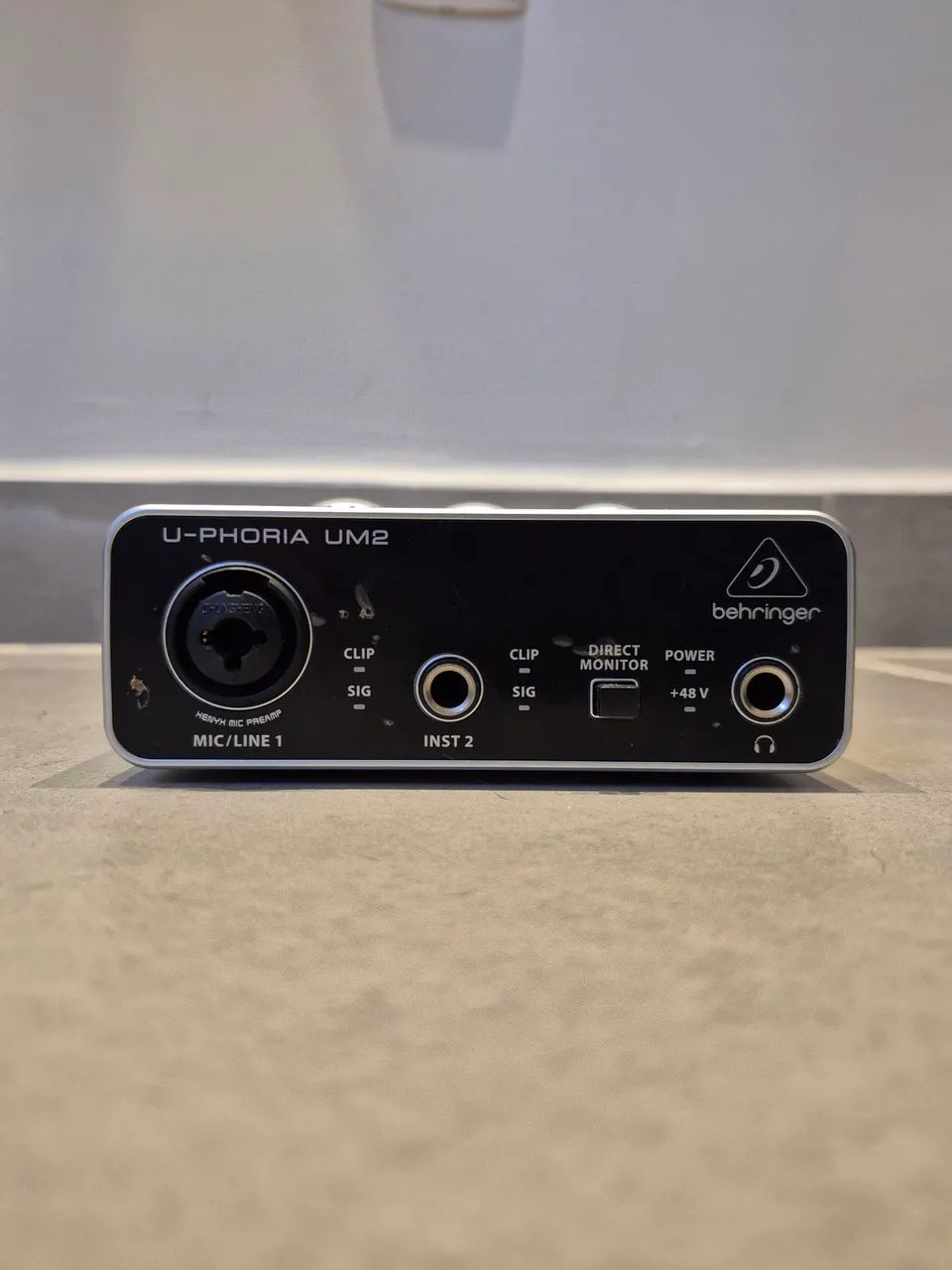 Interface de Áudio Behringer U-Phoria UM2