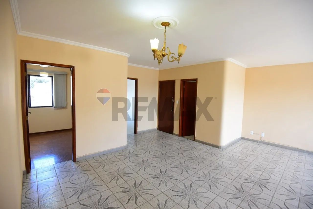 Apartamento 4 dormitórios no Edifício Haick no Centro