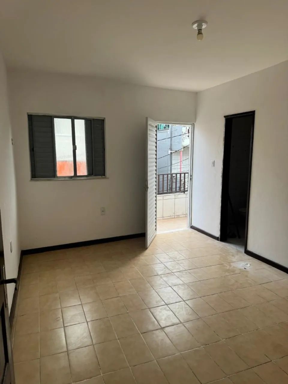 LOCAÇÃO RESIDENCIAL | Apartamento amplo com 2 suítes e varanda  - Pituaçu