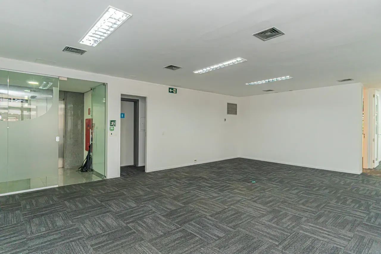 Centro comercial para aluguel e venda com 131 metros quadrados com 5 quartos - Foto 2