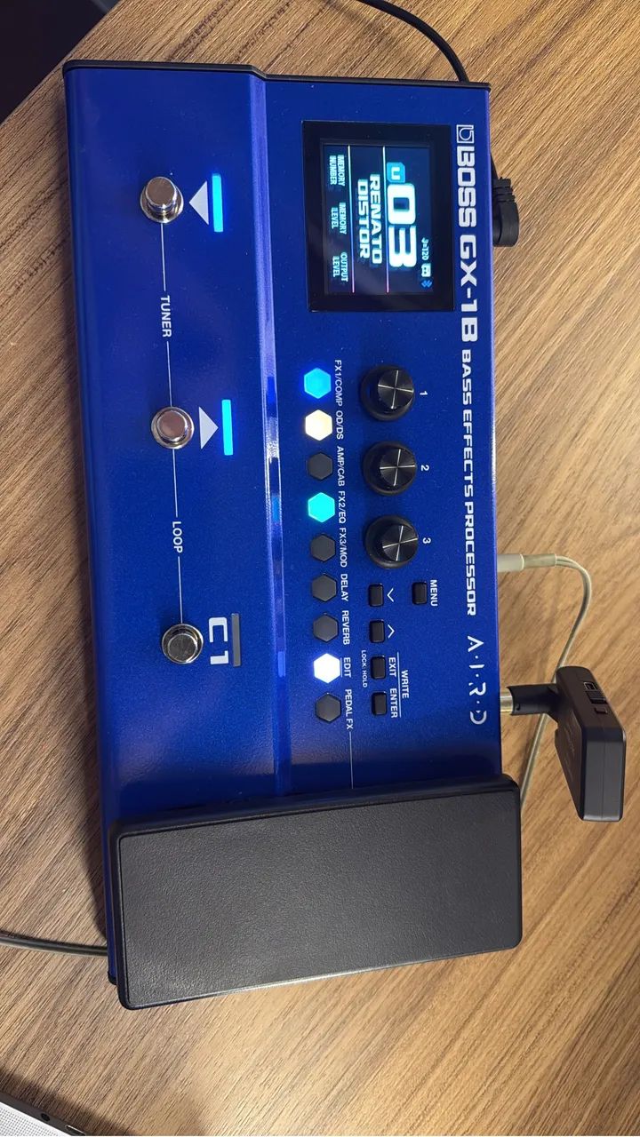 Boss GX-1B - Nova Pedaleira da Boss - Instrumentos musicais