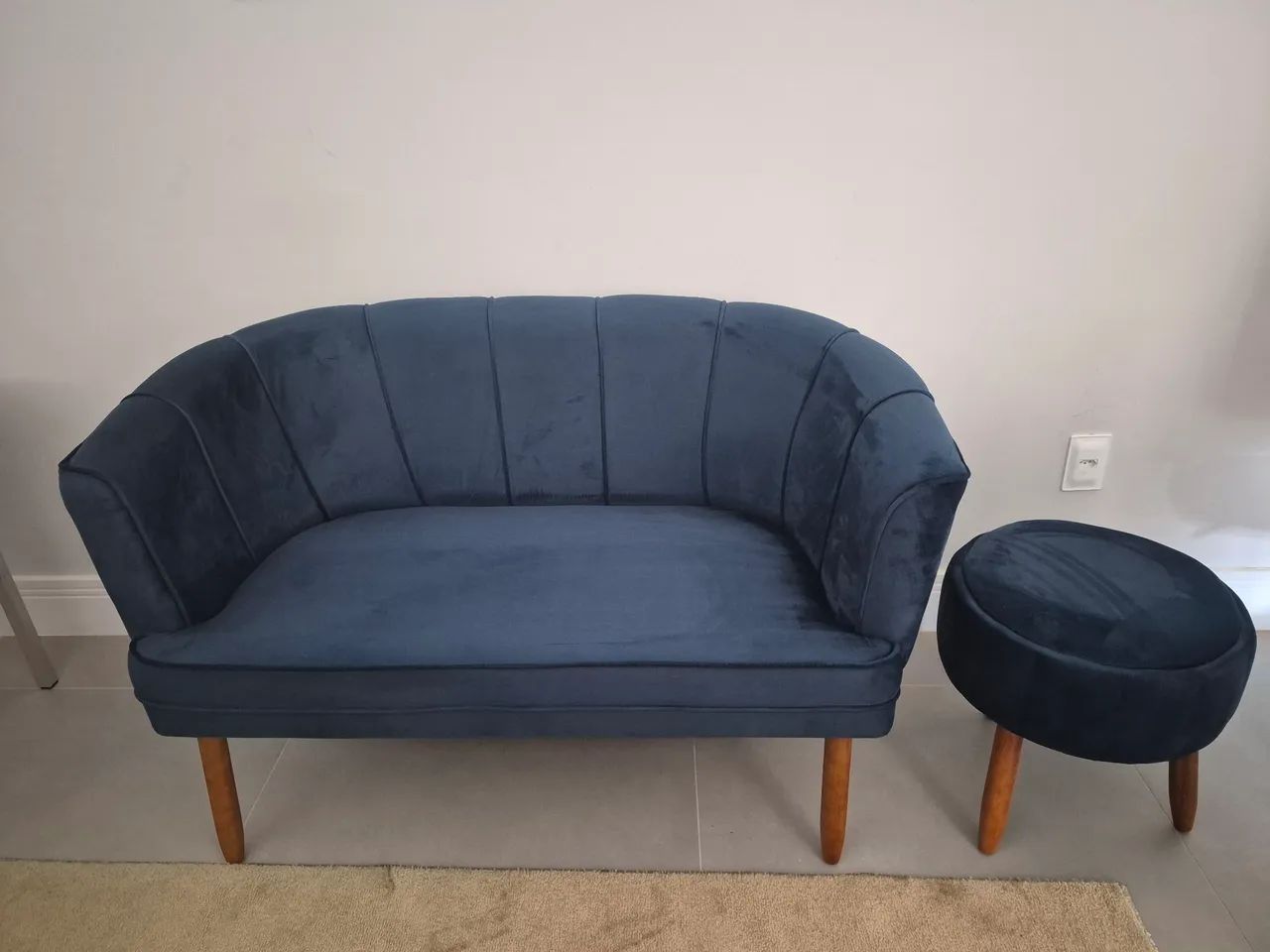 Conjunto de Sofá e cadeiras de veludo azul marinho
