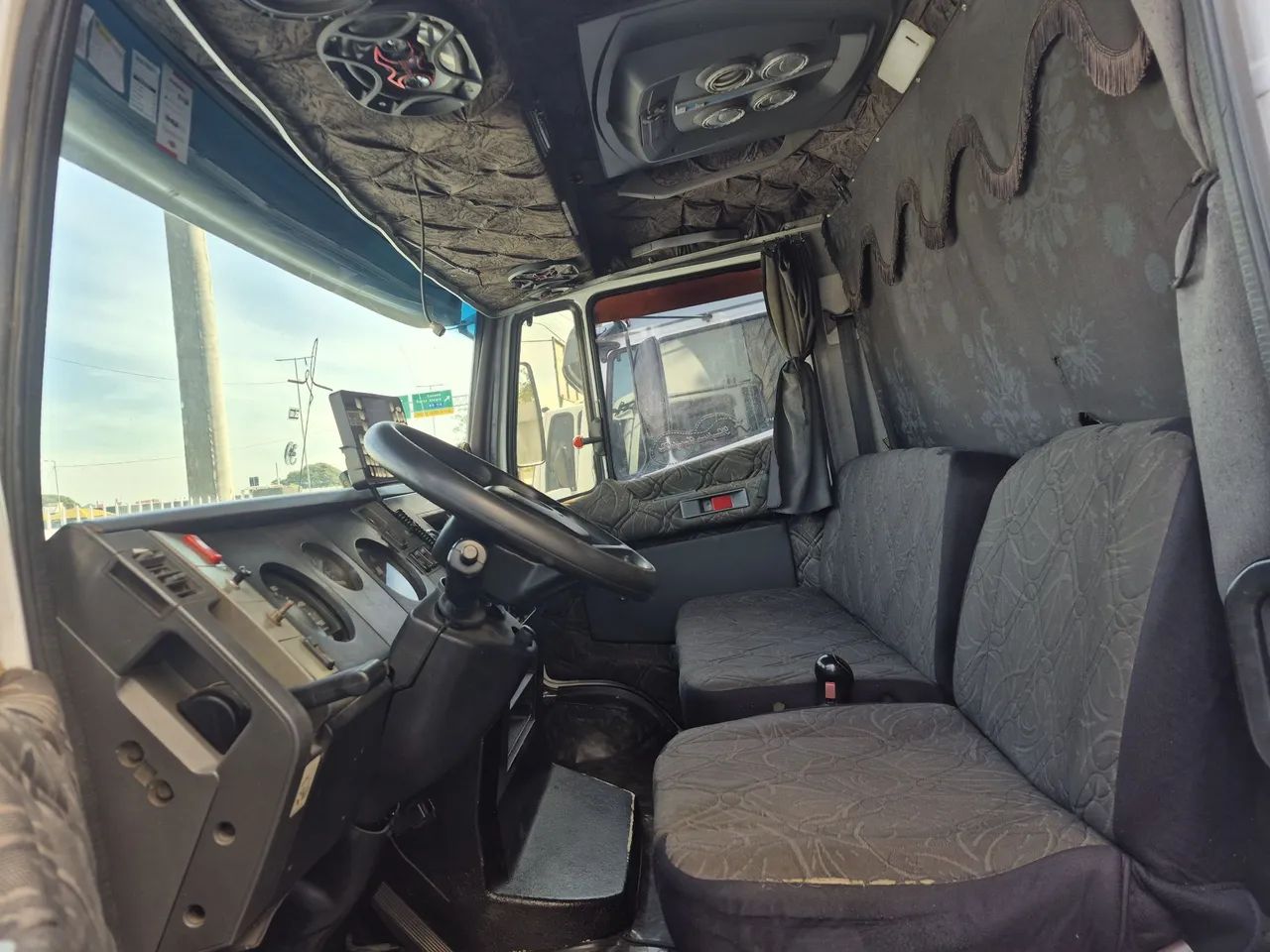 MB 1618 Truck Reduzido Bau - Foto 8