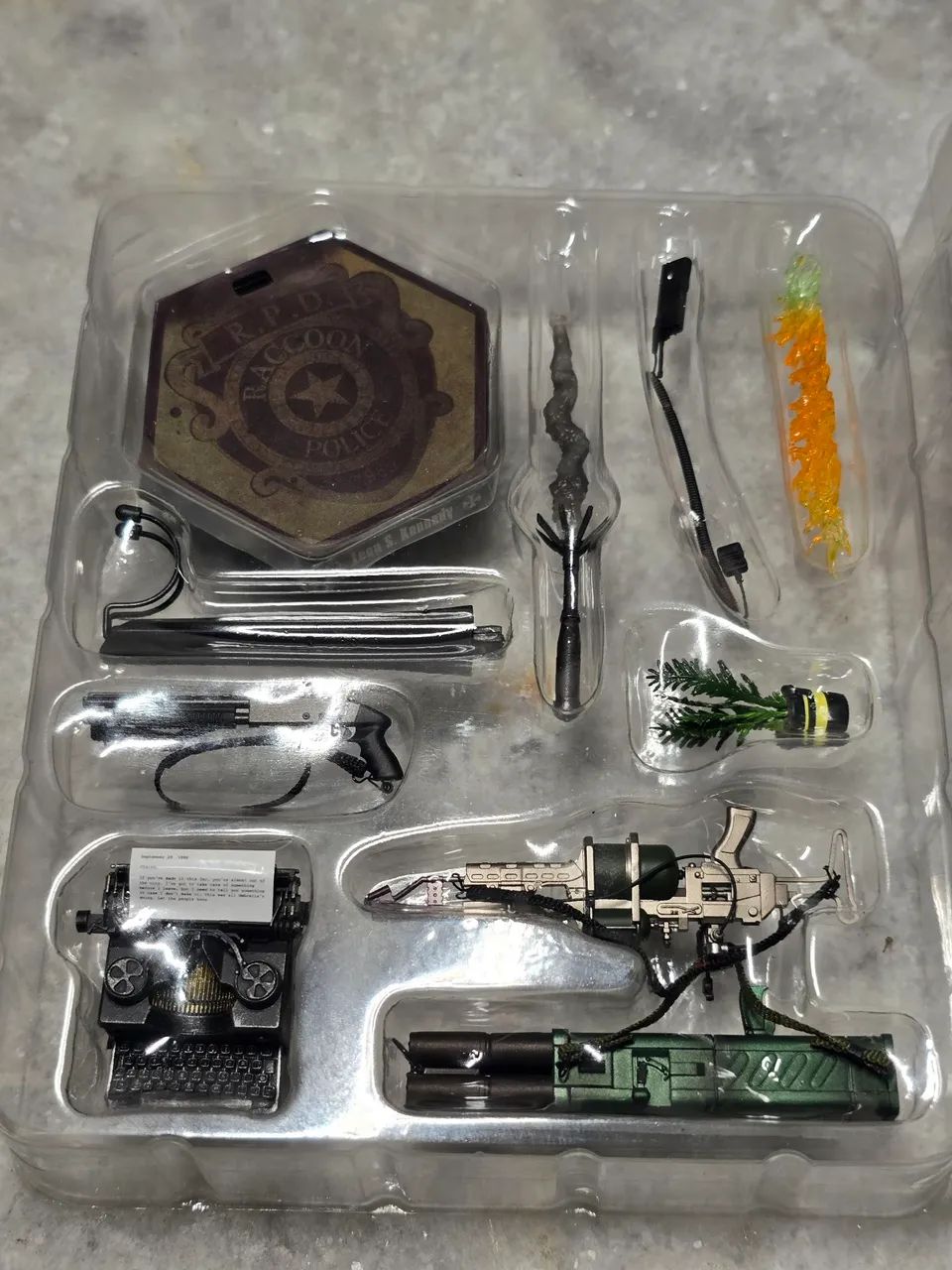Resident Evil 2 Leon LIM Toys 1/12 novo - Foto 3