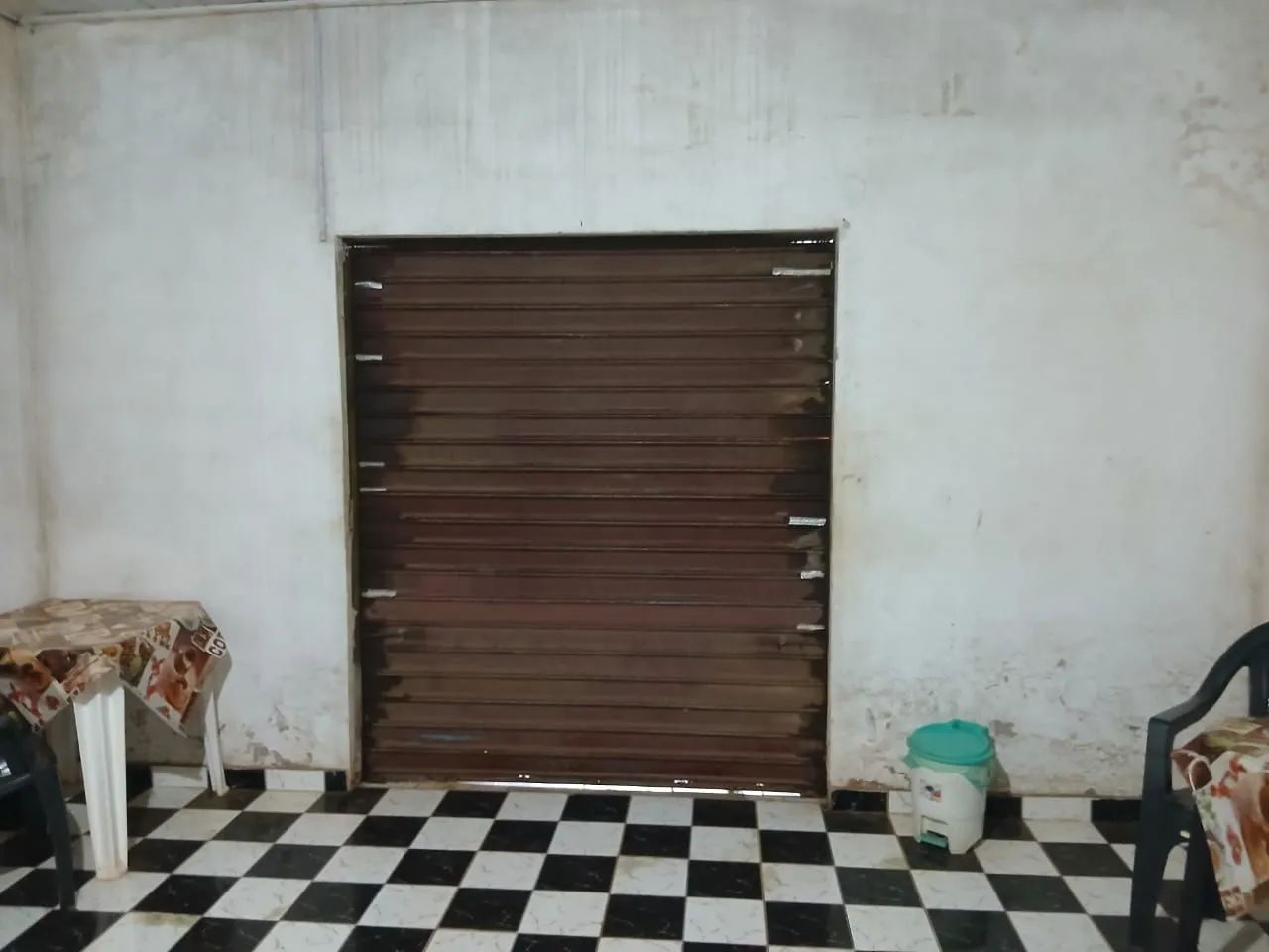 Aluga-se Ponto comercial.