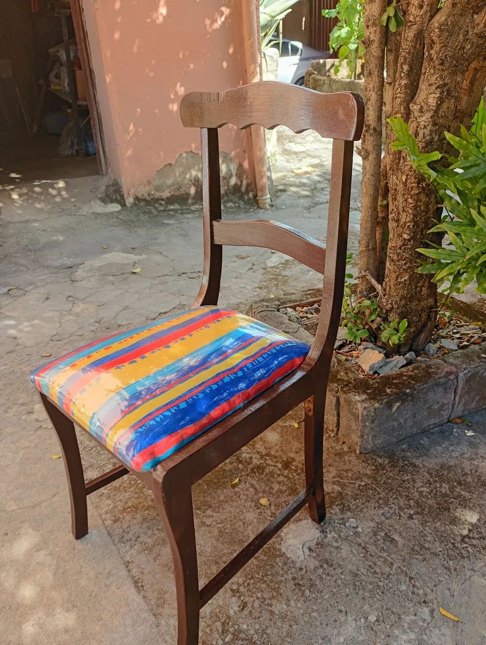 Cadeiras de estofada de sucupira plastificada 