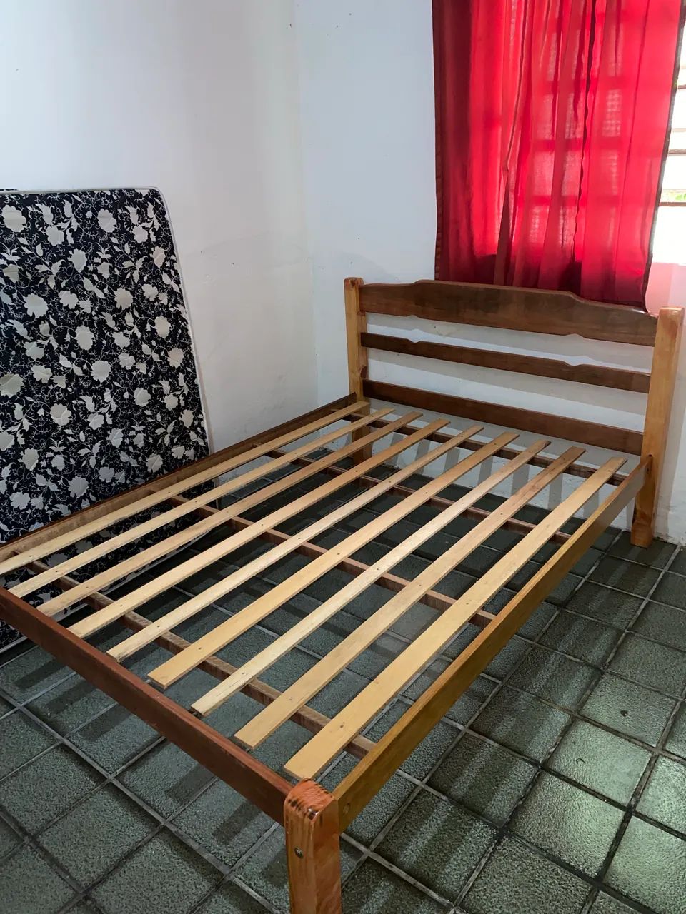 Cama de casal, 100% madeira. - Foto 4