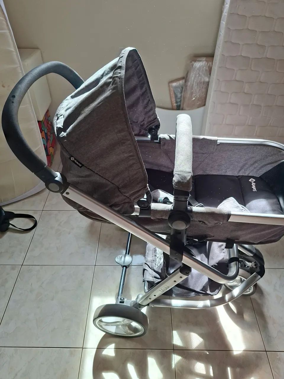 Carrinho De Bebê com Moises e Bebe Conforto - Marca Safety 1St  - Foto 2