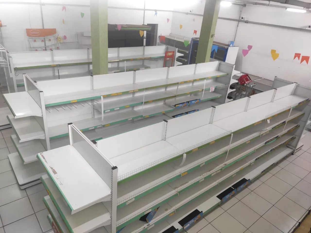 GÔNDOLAS DE AÇO PARA SUPERMERCADO - ÓTIMA OPORTUNIDADE - Foto 2