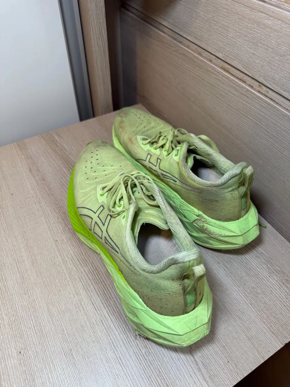 Tênis Asics Novablast 4 - Foto 2