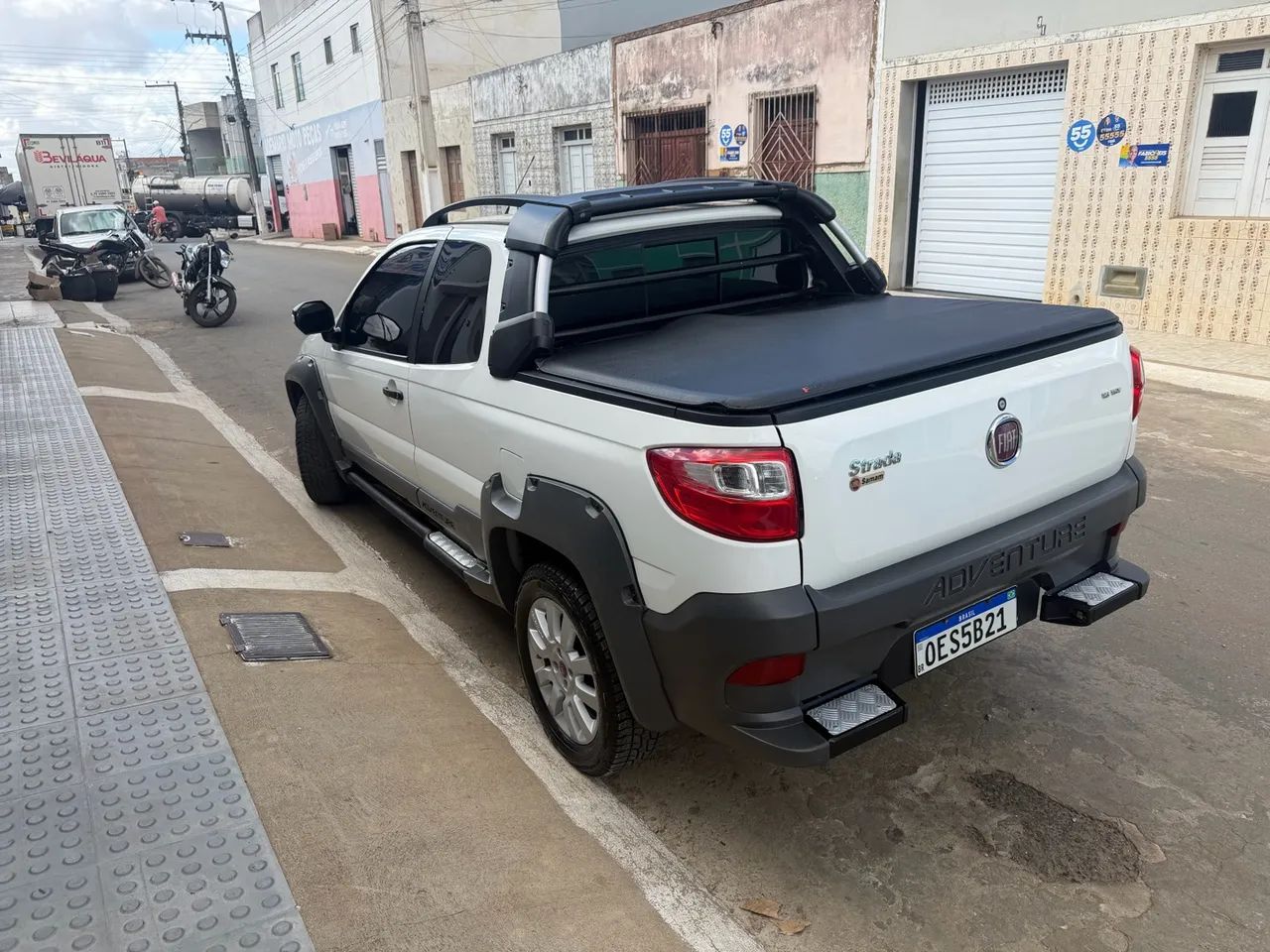 Fiat Strada Adventure1.8/ 1.8 Locker Flex CD 2014 - Foto 5