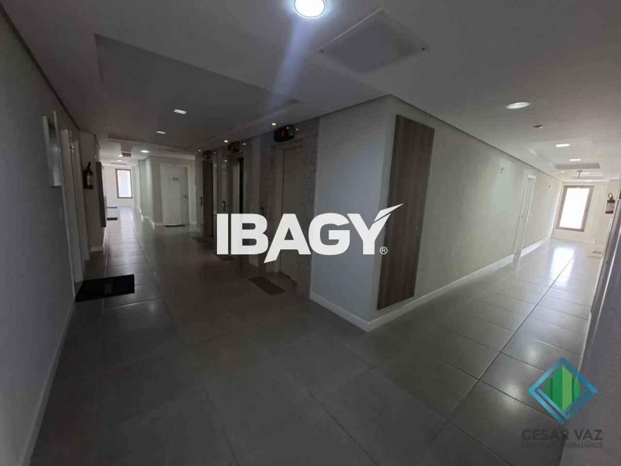 Sala comercial em excelente localização no bairro Trindade. - Foto 5