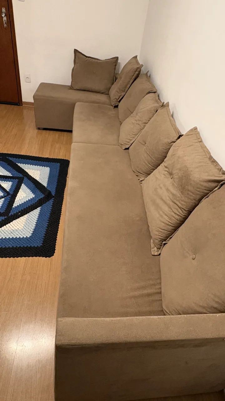 Sofá grande em L bege com chaise + almofadas  - Foto 2