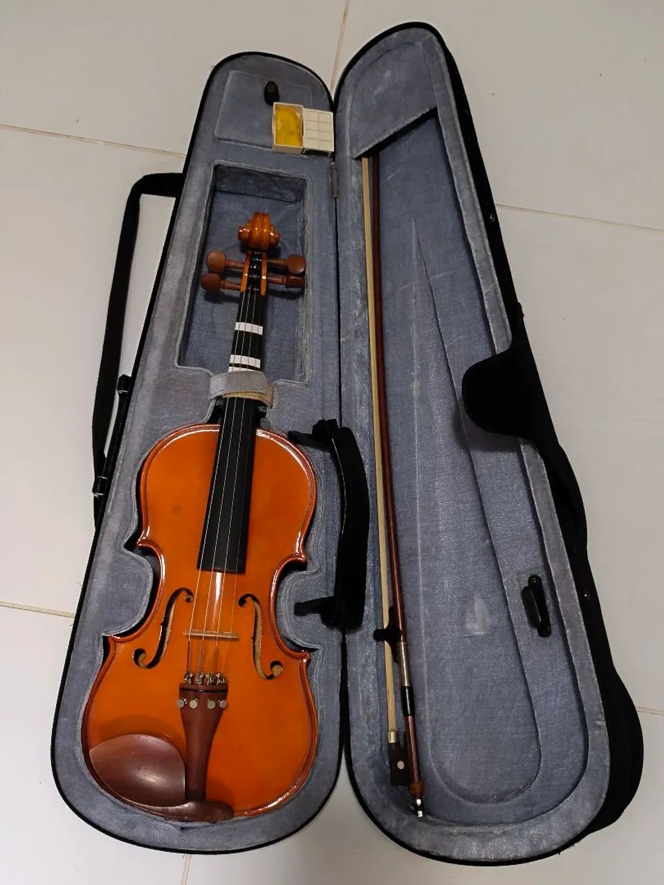 Vendo Violino Michael 4/4 Modelo VNM46 