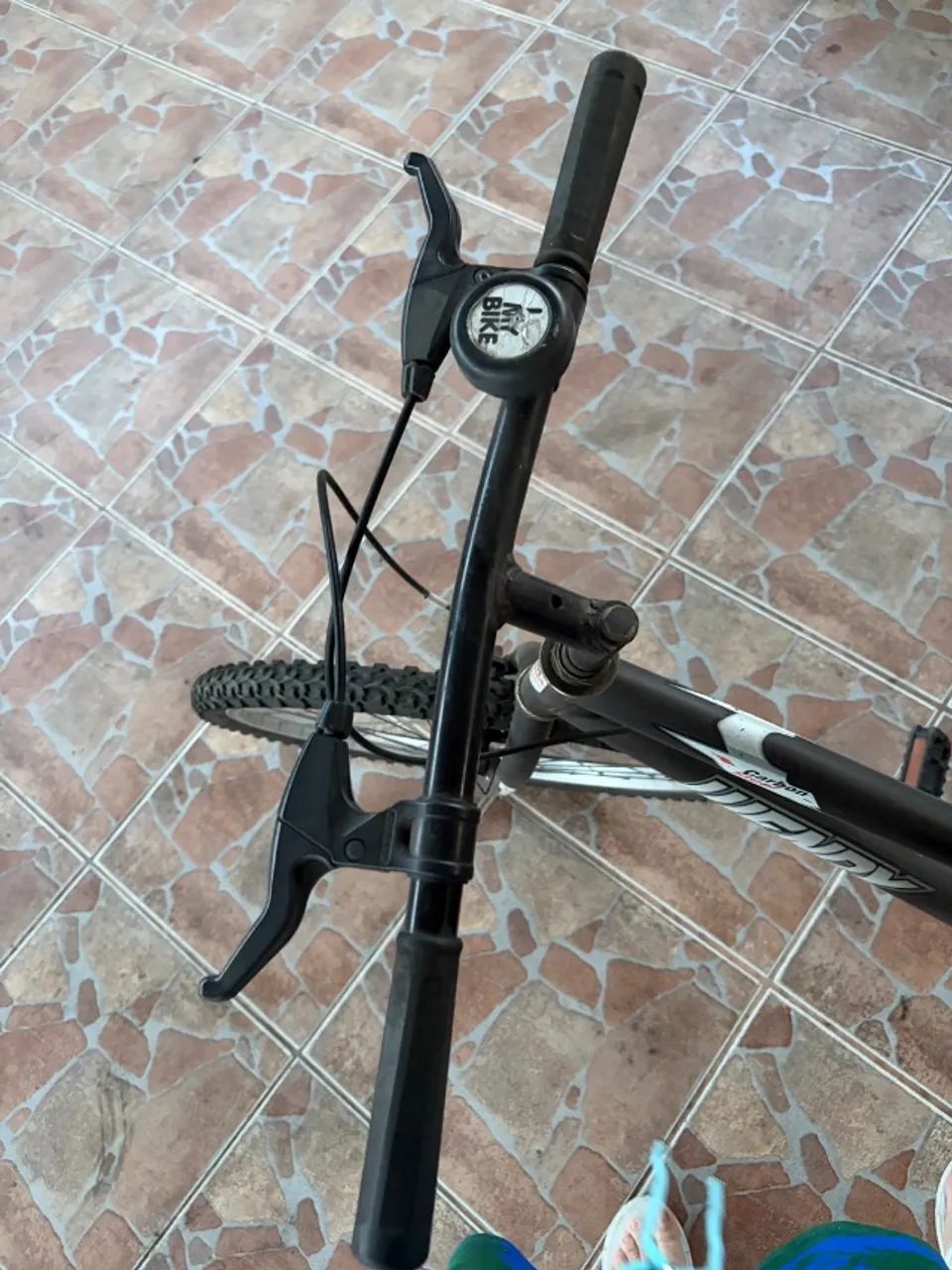Bicicleta Wendy preta aro 24 - Foto 4