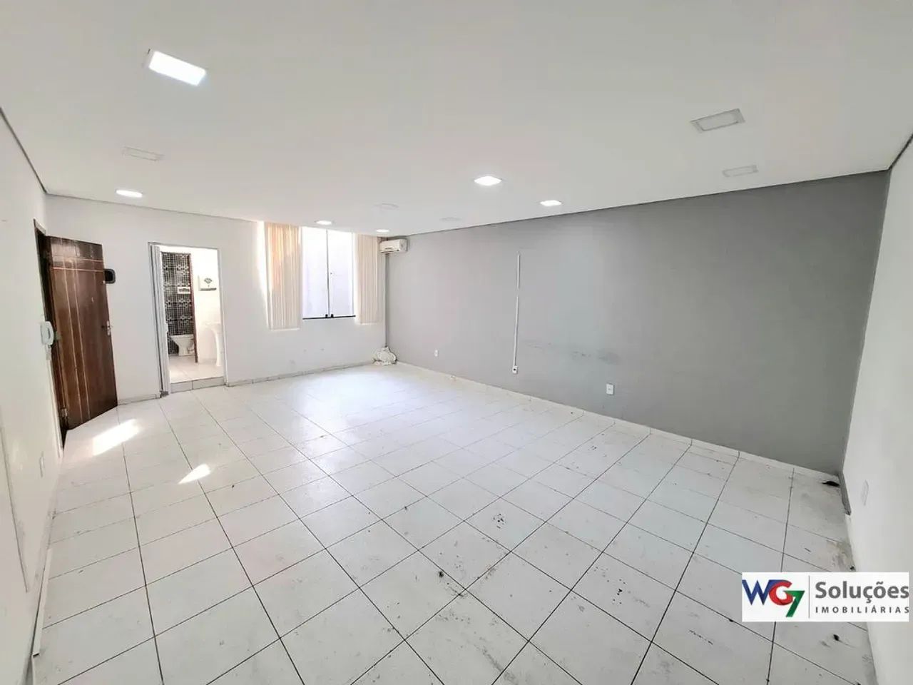 SALA COMERCIAL PARA LOCAÇÃO NO CENTRO DE POÁ - SP